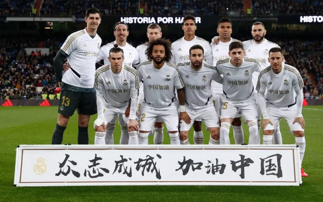 澳超半场：皮埃利亚斯染红，十人阿德莱德联暂2-1墨尔本城（澳超半场战报：皮埃利亚斯被罚下，少一人的阿德莱德联暂2-1领先墨尔本城）