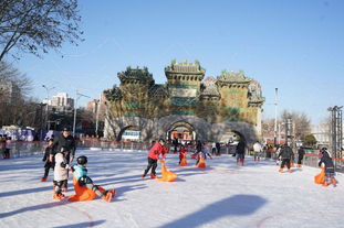 天空：维萨未随布伦特福德前往客场参加比赛，他仍渴望离队（天空：维萨缺席布伦特福德客场之旅，仍有离队意愿）