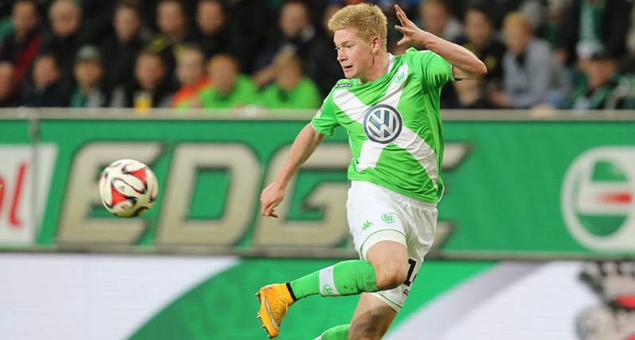 来砸场子的？几位C罗球迷现身梅西印度行看台，被安保请出场（几名C罗球迷亮相梅西印度行看台，随后被安保请离场）