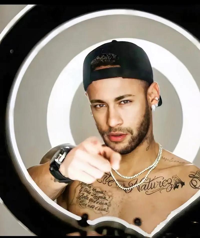 仅次于佩佩，大卫-路易斯是欧冠联赛第二年长的进球者（大卫-路易斯成欧冠史上第二年长进球者，仅次于佩佩）