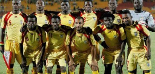 库尔图瓦：比赛中我在想“幸好我和姆巴佩是队友”（库尔图瓦：比赛时我心想，幸好姆巴佩是我队友）