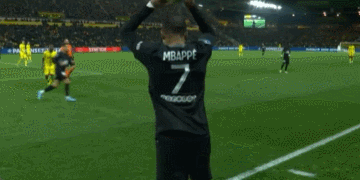 3-0，穆帅争冠劲敌踢疯，完胜法甲劲旅，终结欧联2轮不胜（3-0！穆里尼奥争冠对手火力全开，横扫法甲强旅，止住欧联两轮不胜）